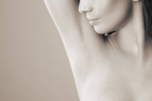 Übermäßiges Schwitzen, Hyperhidrose Behandlung von übermäßigem Schwitzen (Hyperhidrose) in den Achseln mittels Botulinimtoxin, Botox am Bodensee in Lindau
